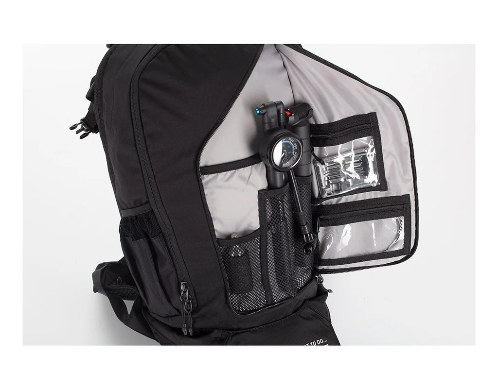 Kolesarski nahrbtnik Cube EDGE Hybrid 20l