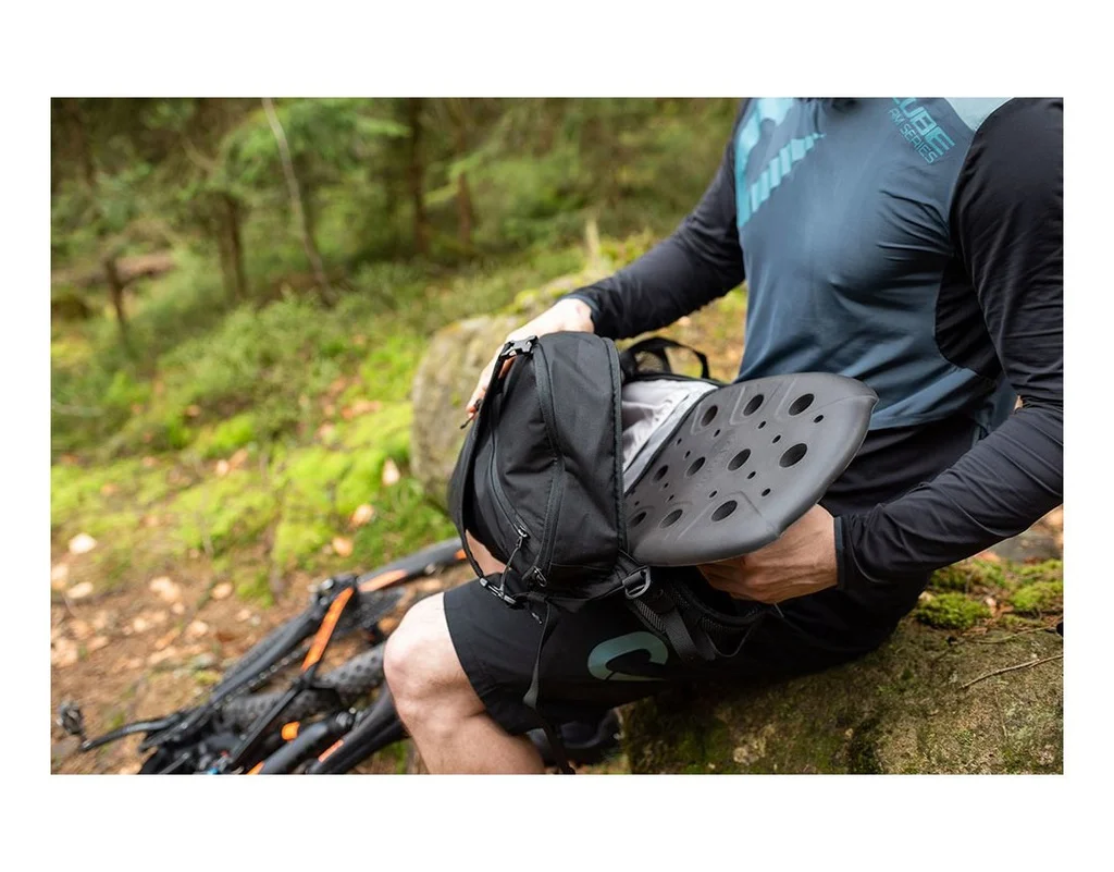 Kolesarski nahrbtnik Cube EDGE Hybrid 20l