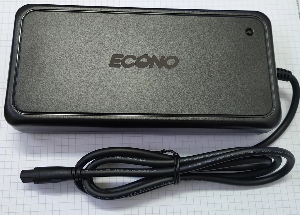 Polnilec za 36V baterijo ECONO / 6A 3pin