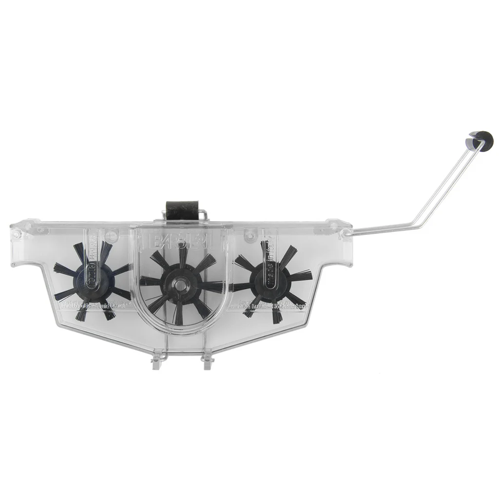 Chain cleaning tool